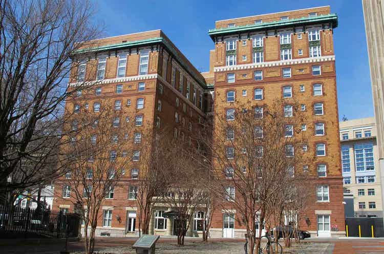 مبنى باربرا جونز